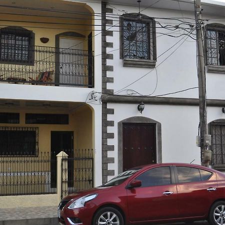 Hotel Casa Blanca León المظهر الخارجي الصورة
