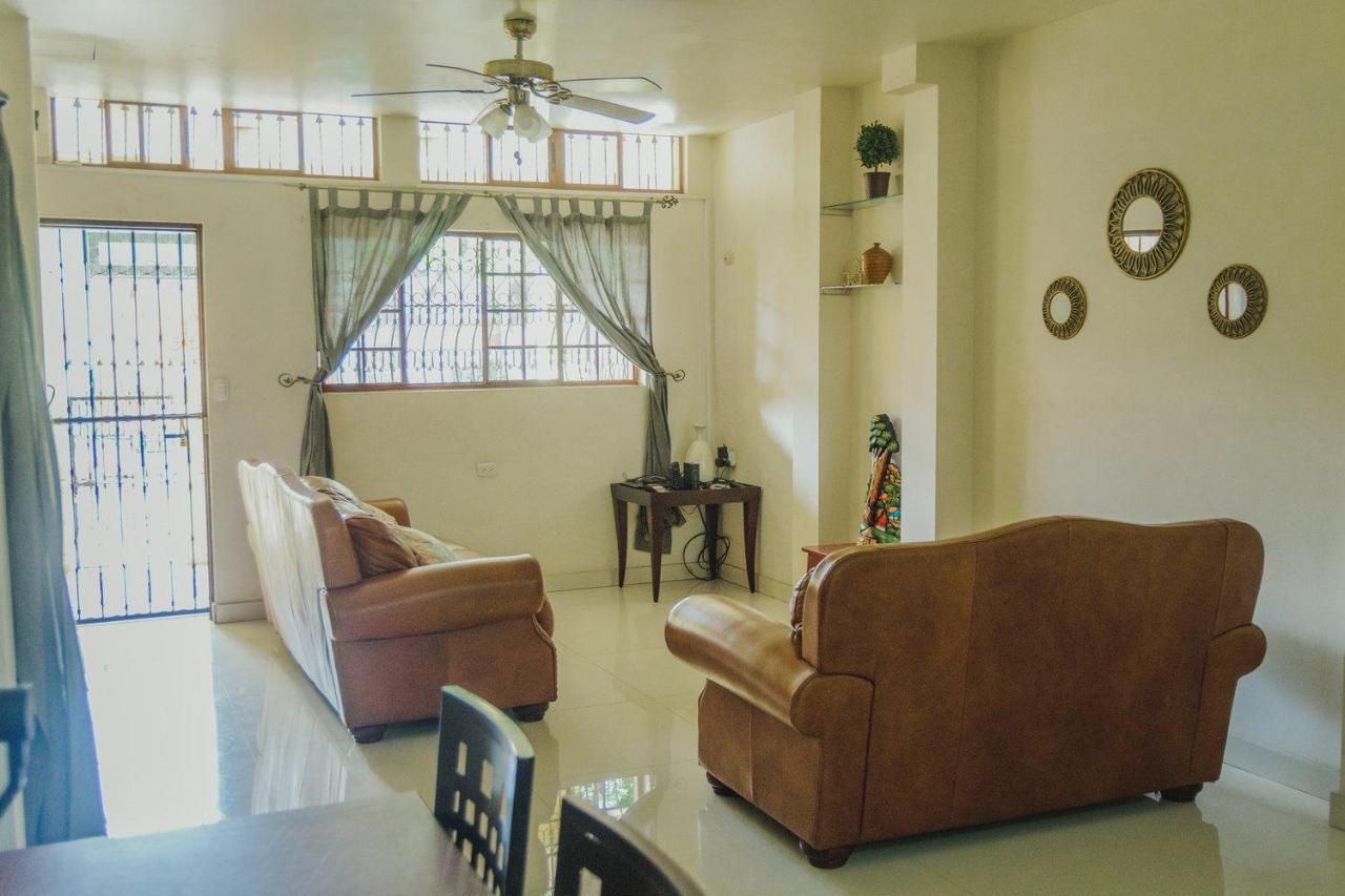 Hotel Casa Blanca León المظهر الخارجي الصورة
